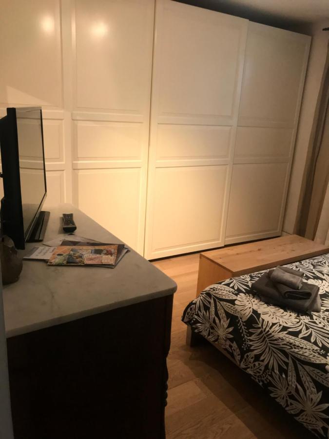 Camera Con Bagno Privato E Parcheggio ลุคคา ภายนอก รูปภาพ
