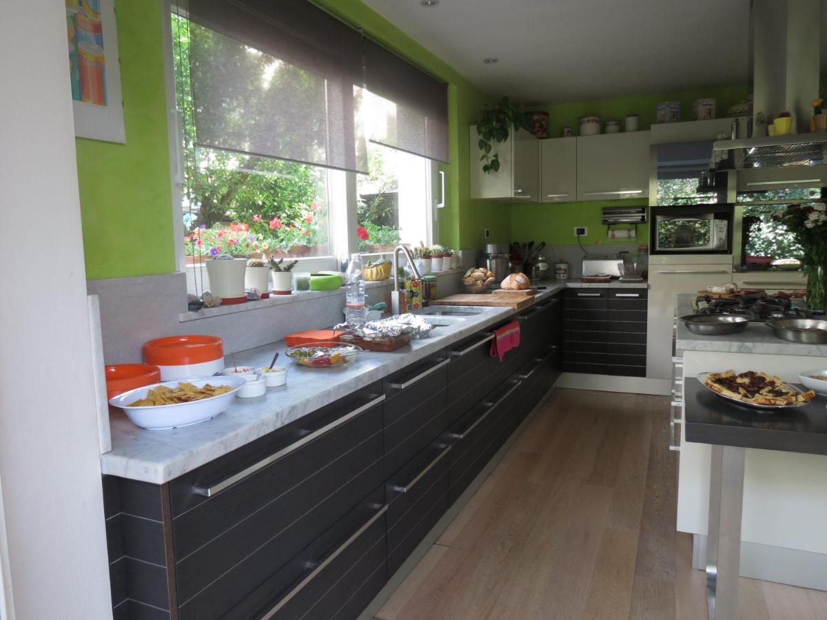 Camera Con Bagno Privato E Parcheggio ลุคคา ภายนอก รูปภาพ